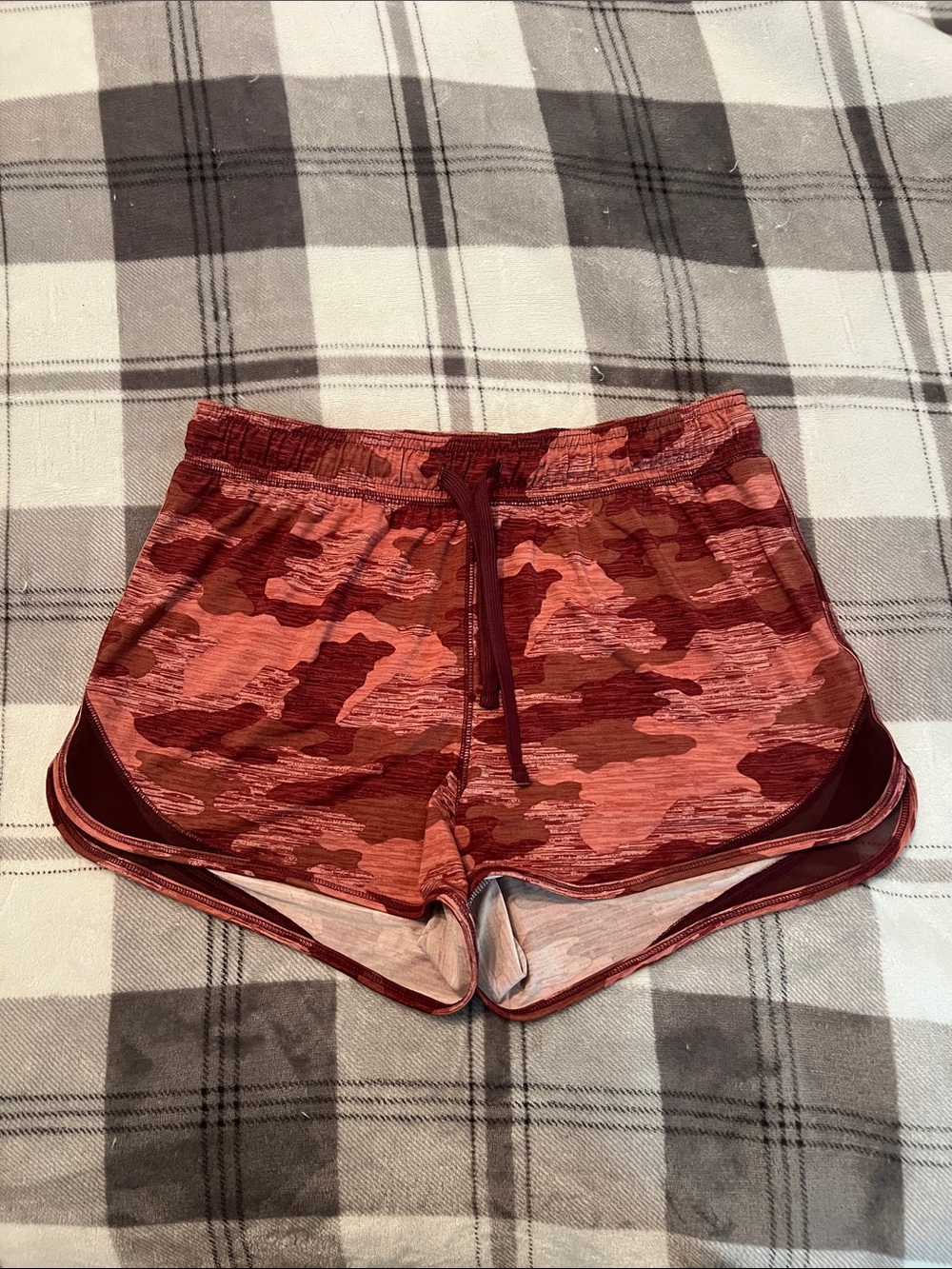 SO Women's Red Marl Camo Athletic Shorts